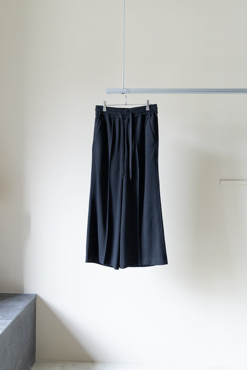 【ETHOSENS】"スーパー140'sウールピンタックスウェットパンツ"